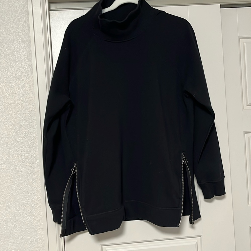 Athleta mock neck sweatshirt
